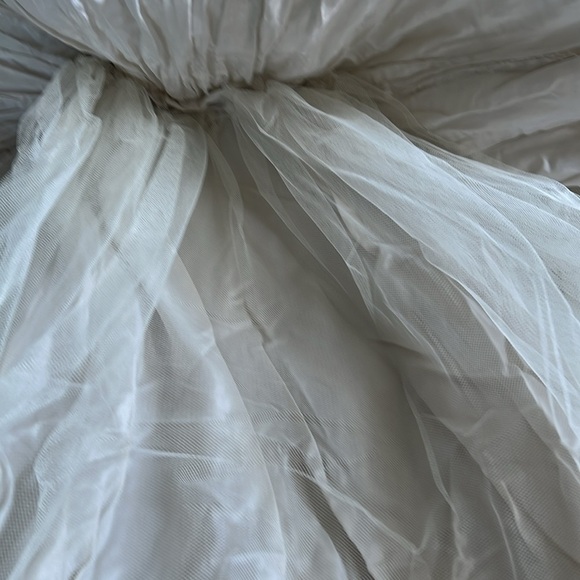 Nicole Miller HG0015 Wedding dress Metallic taffeta NWT  twist front veil 16 - Picture 14 of 16
